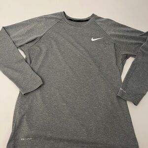 Nike Men's Long Sleeve Gray Tee